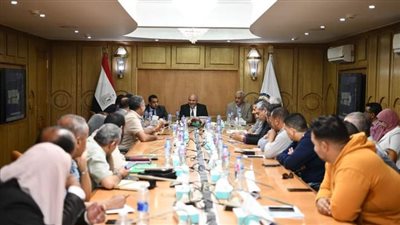 استجابة لما نشرته الوفد.. محافظ قنا يبحث تنفيذ البنية التحتية لمدينة الأمل 