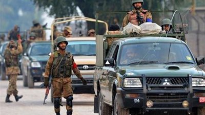 انتحاري يفجر نفسه في باكستان وإصابة ثلاثة