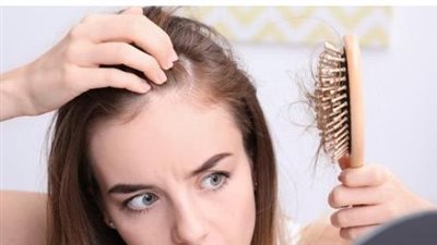 تساقط الشعر قد تلاحظه في الربيع لسبب غير متوقع 