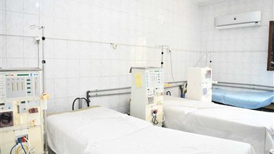 إمداد مستشفي دشنا شمال قنا بـ 12 ماكينة غسيل كلوي جديدة 