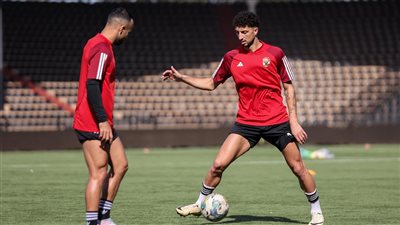 بحضور السفير.. الأهلي يخوض مرانه الأخير قبل موقعة مازيمبي