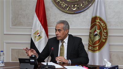 وزير العمل يفتتح ورشة 