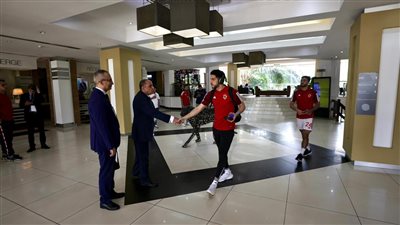 بعثة الأهلي تغادر فندق الإقامة متوجها إلى ملعب تي بي مازيمبي