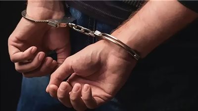 القبض على صاحب محل يروج لبيع أجهزة فك شفرات القنوات