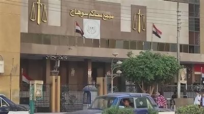 المشدد 10 سنوات للمتهم بقتل شخص بسبب خصومة ثأرية 