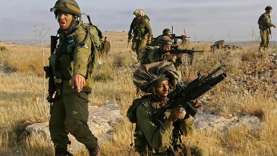 عاجل.. طائرات الاحتلال تلقى منشورات تحذيرية فوق القنيطرة وريف درعا جنوب سوريا