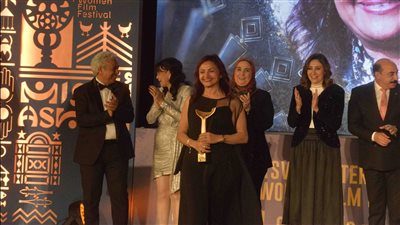 كلمة المخرج هالة خليل خلال تكريمها بمهرجان أسوان الدولي لأفلام المرأة