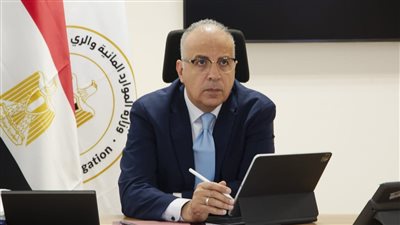 وزير الري يتابع موقف الدراسة البحثية لتبطين الترع باستخدام مواد صديقة للبيئة