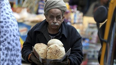 قرارات على ورق.. أصحاب المخابز يخالفون الحكومة ورغيف العيش بـ 2 جنيه