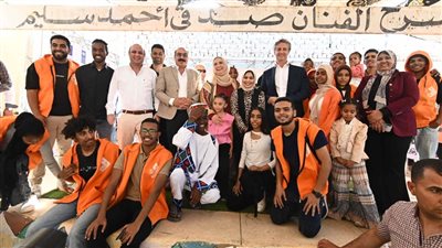 وزيرة التضامن ومحافظ أسوان يعقدان حوارًا حول قضايا التنمية المجتمعية