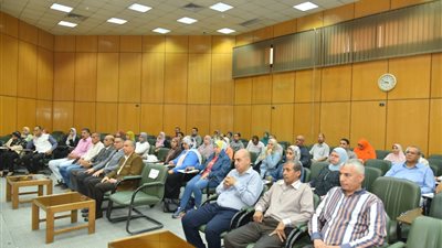 جامعة أسيوط تعقد ورشة عمل حول تنمية مهارات وقدرات الموظفين 