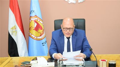 رئيس جامعة سوهاج يعقد اجتماعاً لاستقبال مصابى غزة بالمستشفيات الجامعية