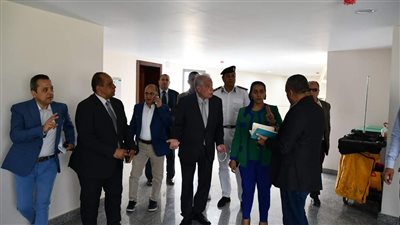 محافظ جنوب سيناء يتفقد المركز التكنولوجي لخدمة المواطنين