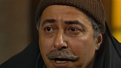 وفاء عامر وإياد نصار وكريم فهمي ومحمد سامي يواسون أحمد السعدني بعزاء والده