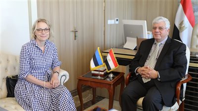 توفير منح دراسية في الجامعات المصرية للطلاب الأجانب