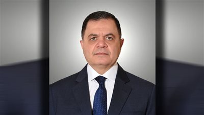 اللواء محمود توفيق يهنئ وزير الدفاع بمناسبة احتفالات ذكرى تحرير سيناء