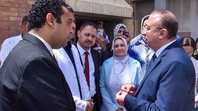 محافظ الإسكندرية يطلق قافلة طبية بوحدة البيطاش بالعجمي