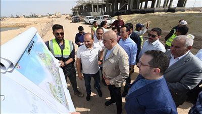 وزير الإسكان يتفقد الأعمال الجارى تنفيذها بمشروع مارينا 8  بالعلمين السياحي