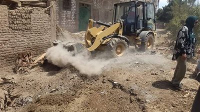 تنفيذ 5 قرارت إزالة علي مساحة 5654م متر من أملاك الدولة بقوص