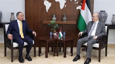 سفيرنا في رام الله يلتقي برئيس الوزراء الفلسطيني.. دعم مصر الكامل