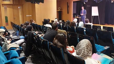 التطبيقات الإعلامية لتكنولوجيا الذكاء الاصطناعي في ورشة عمل بقسم الإعلام