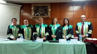 مناقشة أول رسالة دكتوراة بتقديم عرض هولوجرام ونظارات الميتافيرس