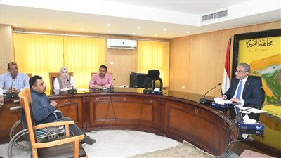 محافظ الفيوم يوجه بالمساعدة في تجهيز الفتيات المقبلات على الزواج 