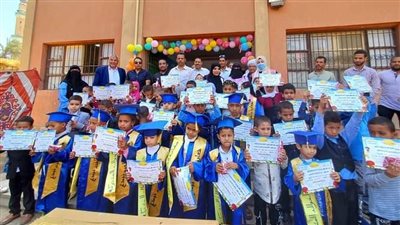 عبدالواحد يشهد حفل تخرج روضة مدرسة خوالد ابوشوشه الابتدائية المشتركة