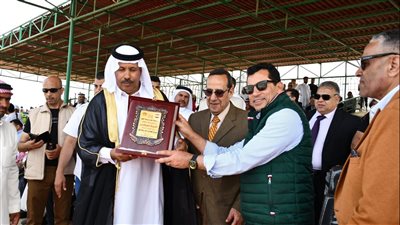 وزير الشباب والرياضة ومحافظ شمال سيناء يشهدان ختام مهرجان الهجن (صور)