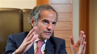 غروسي يفجر مفاجأة عن موعد صنع السلاح النووي بإيران 