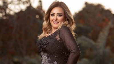 نهال عنبر تكشف حقيقة اعتزالها الفن 