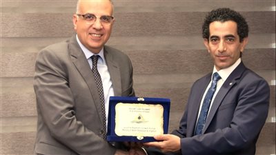 وزير الري يلتقي بالشبكة الإسلامية لتنمية وإدارة مصادر المياه 