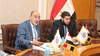 المستلزمات الطبية تتطلع لحلول توافقية حول رفع الحد الأدنى للأجور بالقطاع الخاص 