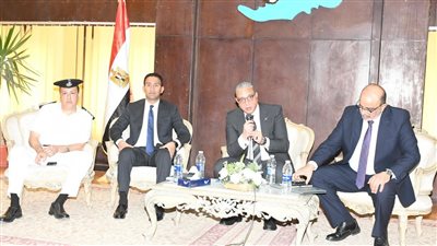 محافظ الفيوم يترأس إجتماع المجلس التنفيذى للمحافظة 