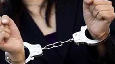 ضبط ربة منزل وآخر في واقعة سقوط زوجها من الطابق السادس بالعاشر من رمضان 