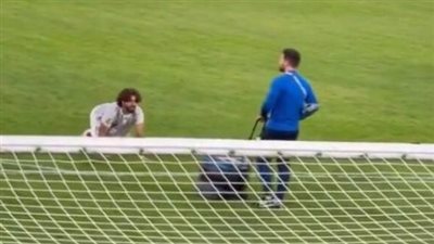 دي مينيزيس نجم العين الإماراتي يثير غضب جماهير الهلال 