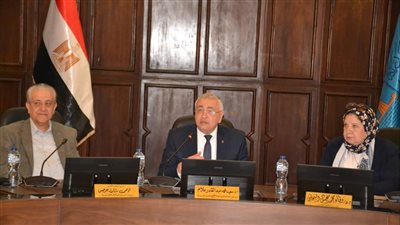 مجلس خدمة المجتمع بجامعة الإسكندرية يناقش دور الجامعة فى ملف محو الأمية 