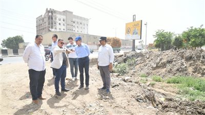 رحمي يتابع الموقف التنفيذي لتوسعة ميدان إسكندرية ورصف طريق مستشفى الشرطة