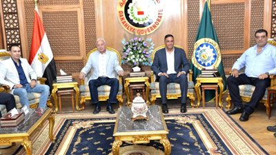 الدقهلية تدرس مقترح تنفيذ منظومة جمع القمامة من المنبع 