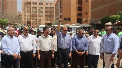 محافظ القليوبية ورئيس جامعة بنها يطلقان شارة بدء فعاليات سباق الطريق