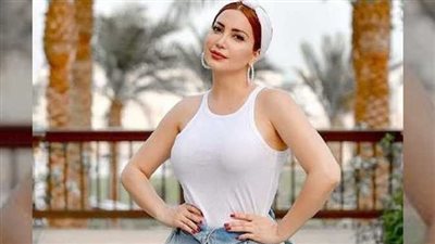 نسرين طافش تستقبل الصيف بفستان لافت وقوام ممشوق (صور)