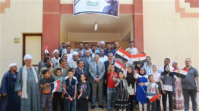 محافظ سوهاج يتفقد مشروعات حياة كريمة بقرية الدناقلة