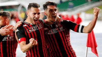 رسميًا.. كاف يُعلن خسارة اتحاد العاصمة من نهضة بركان بسبب أزمة القمصان