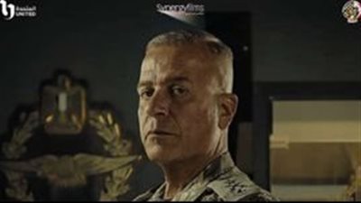 شريف منير يكشف شخصيته في 