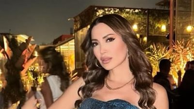 نسرين طافش ترجع بالزمن وتطل بفستان هند رستم (صور)