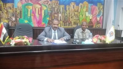 قوص تعقد اجتماعًا لمتابعة الاستعداد لامتحانات نهاية العام الدراسي 