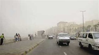 انخفاض حاد في درجات الحرارة ورياح محملة بالأتربة في الإسكندرية 