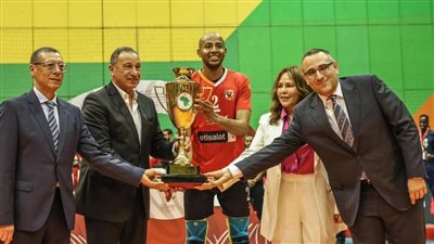 المدرسة الإسبانية تصنع الفارق.. والطائرة تكمل رحلة المونديال العالمية تنادي 