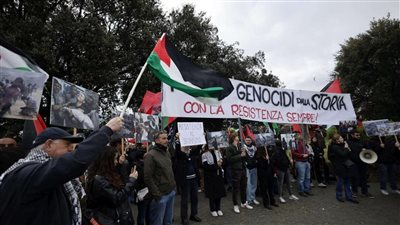 في ذكري التحرير.. توترات وصدامات علي متظاهرين مؤيدين لفلسطين في المدن الإيطالية 