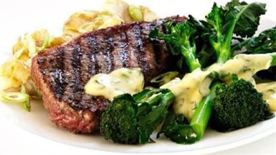 على خطى المطاعم.. حضري ستيك مع البروكلي الصحي